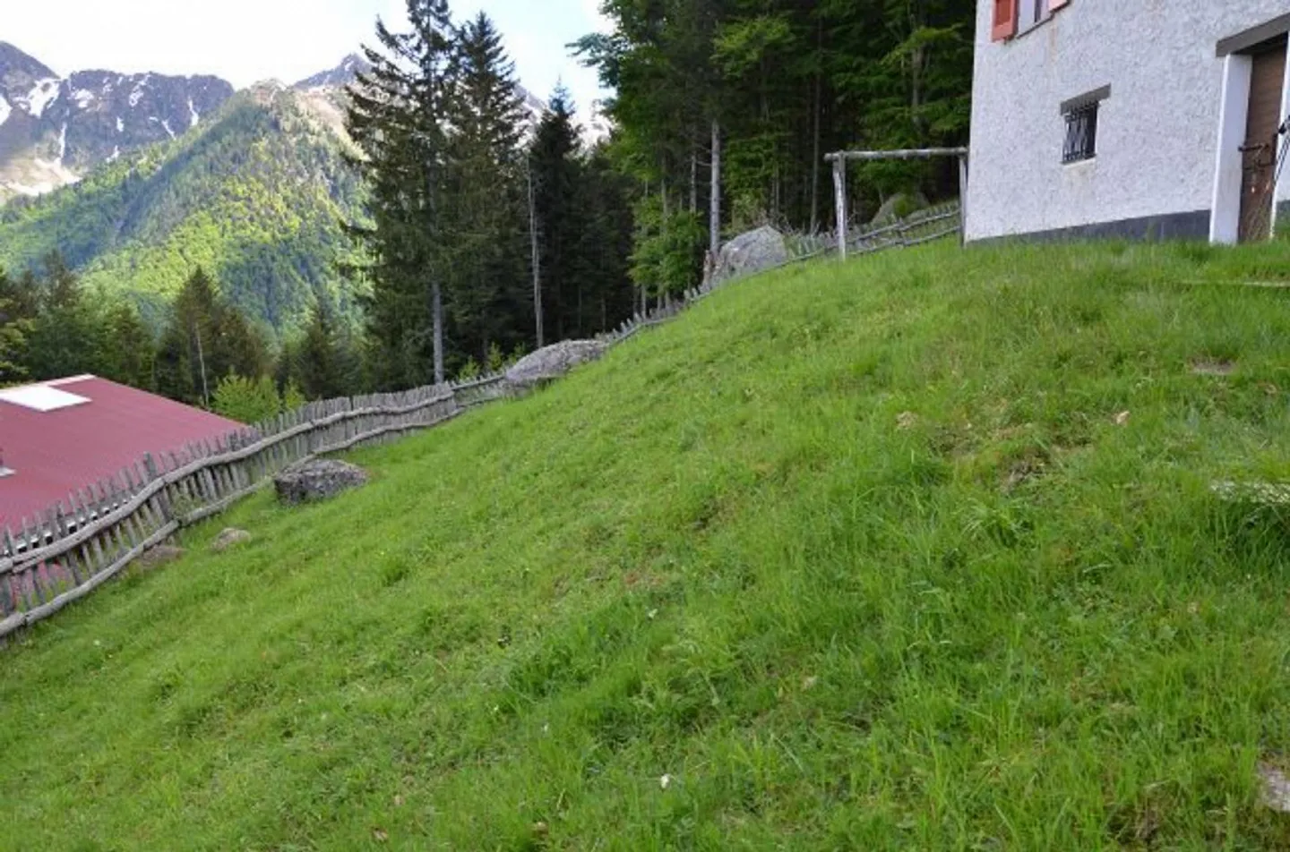 Rustico di 3 loc. immerso nella natura molto soleggiata con bella vista panoramica - Foto 23 di 32