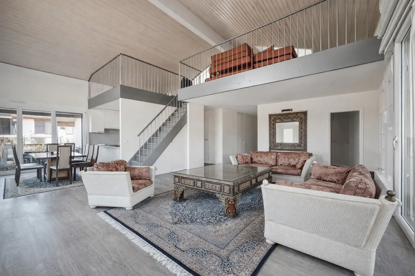 Spacieux appartement de 5 pièces au cœur de la Terre-Sainte (VD) - Photo 1 sur 13