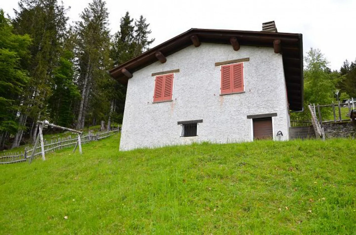Rustico di 3 loc. immerso nella natura molto soleggiata con bella vista panoramica - Foto 27 di 32