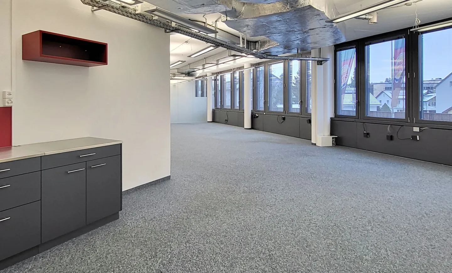 Espace commercial/bureau refroidi et développé avec infrastructure - Photo 3 sur 12