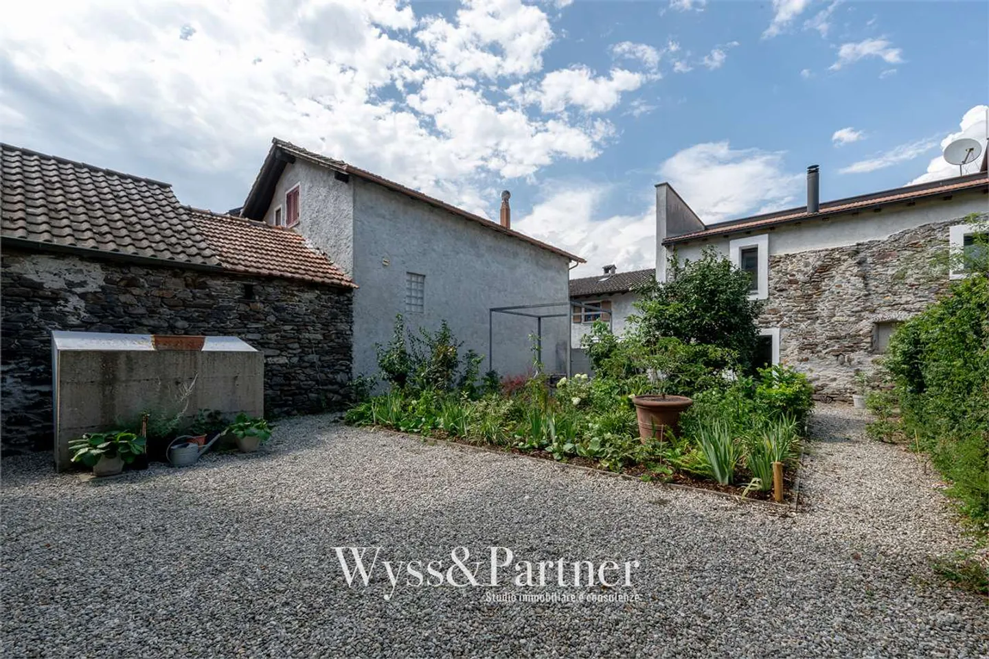 3,5-Zimmer-Haus auf drei Ebenen in Quartino - Foto 12 von 13