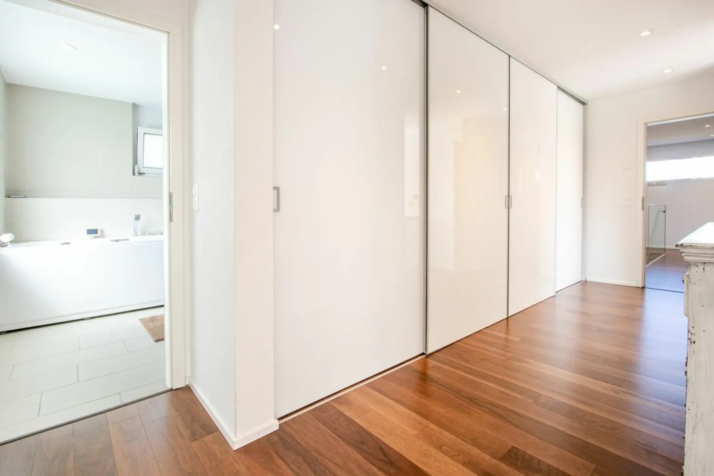 Maison individuelle exclusive de 5,5 pièces avec piscine et vue imprenable - Photo 14 sur 24