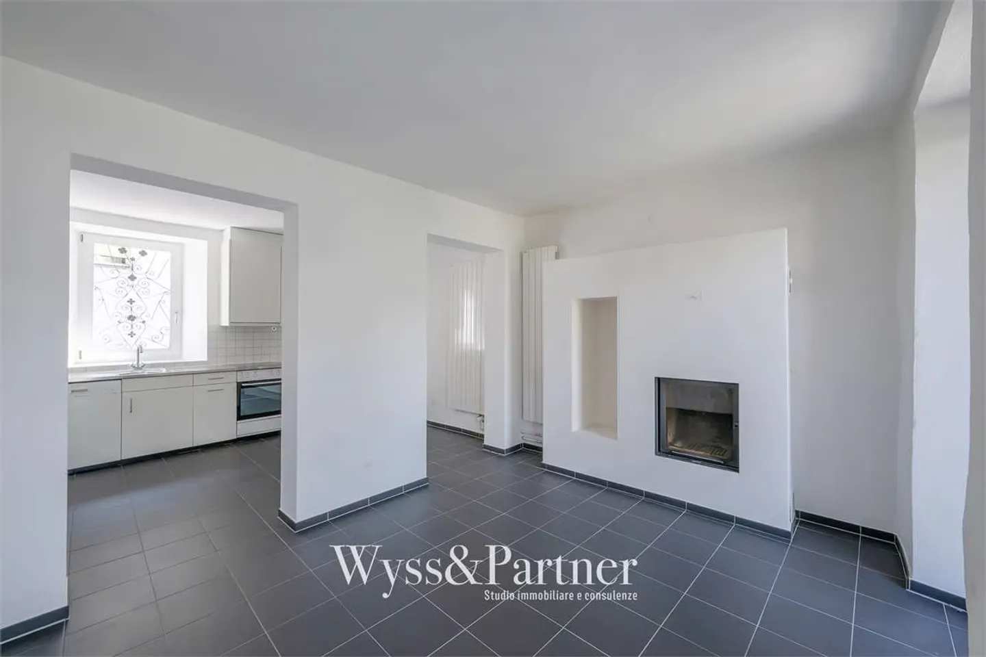 3,5-Zimmer-Haus auf drei Ebenen in Quartino - Foto 5 von 13