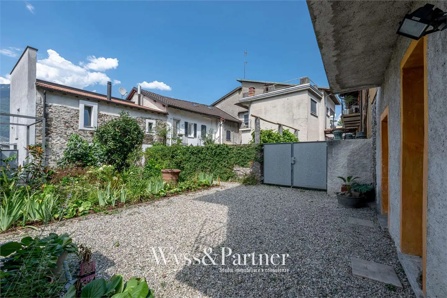 3,5-Zimmer-Haus auf drei Ebenen in Quartino - Foto 13 von 13