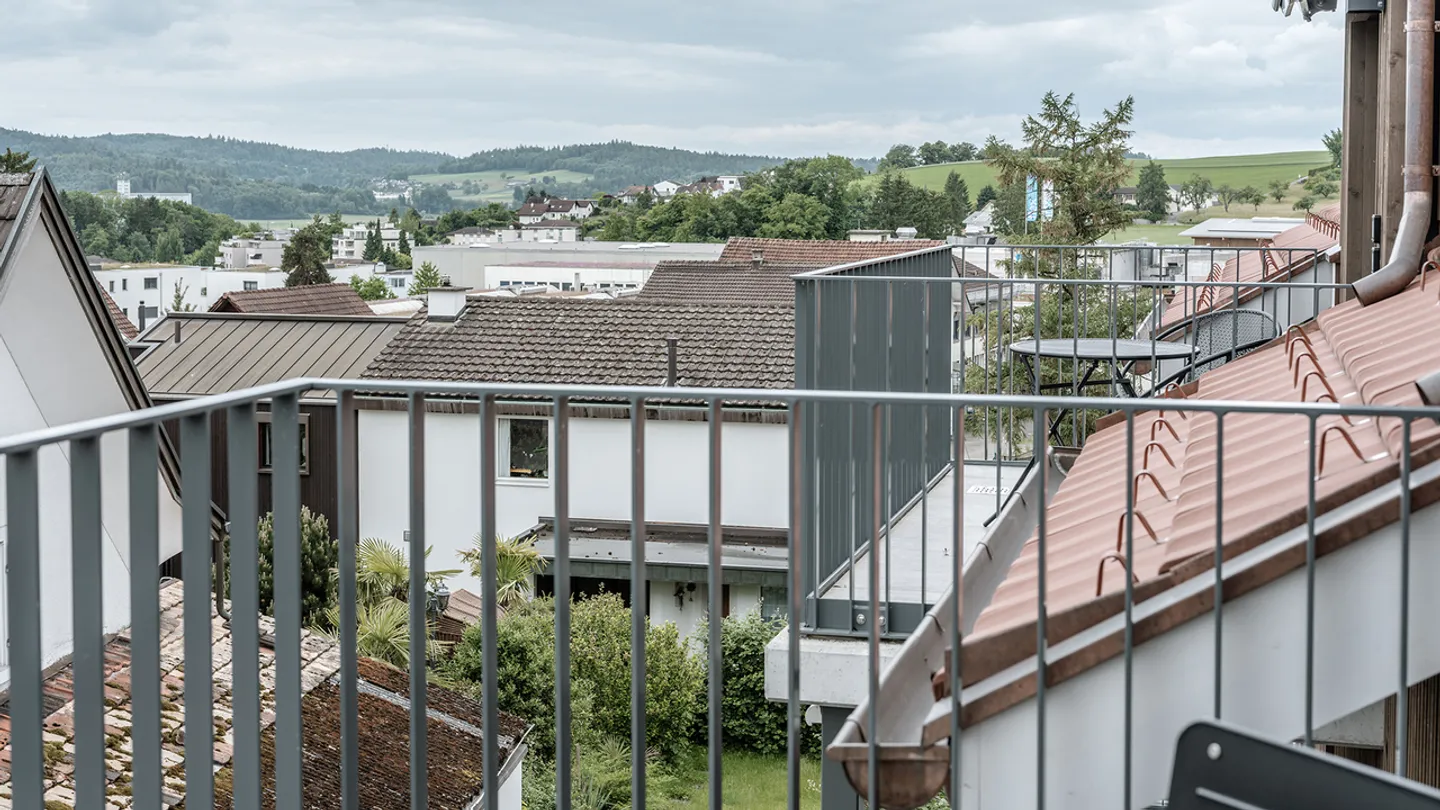 Ampio appartamento attico di 3,5 locali a Hägglingen - Foto 11 di 18