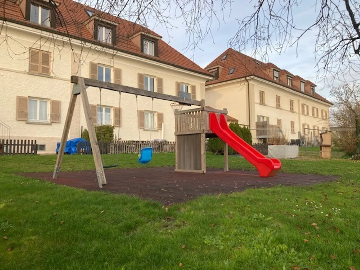 Appartement sous les combles de 5,5 pièces bien entretenu sur deux étages - Photo 8 sur 8