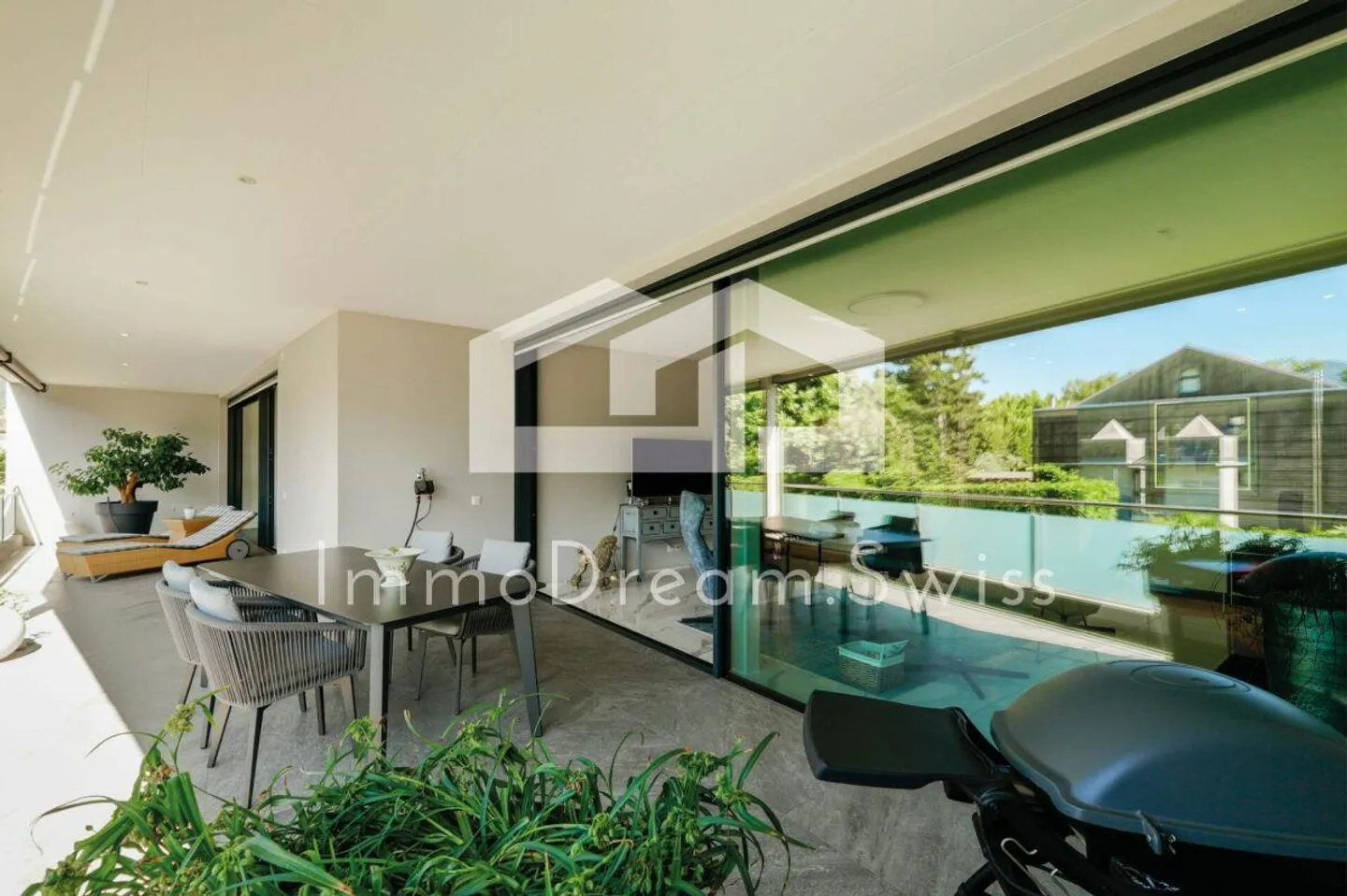 5 ½ Zi. Eigentumswohnung, an Top privilegierter Lage: «Nichtalltägliche, moderne Residenz» - Foto 3 von 11