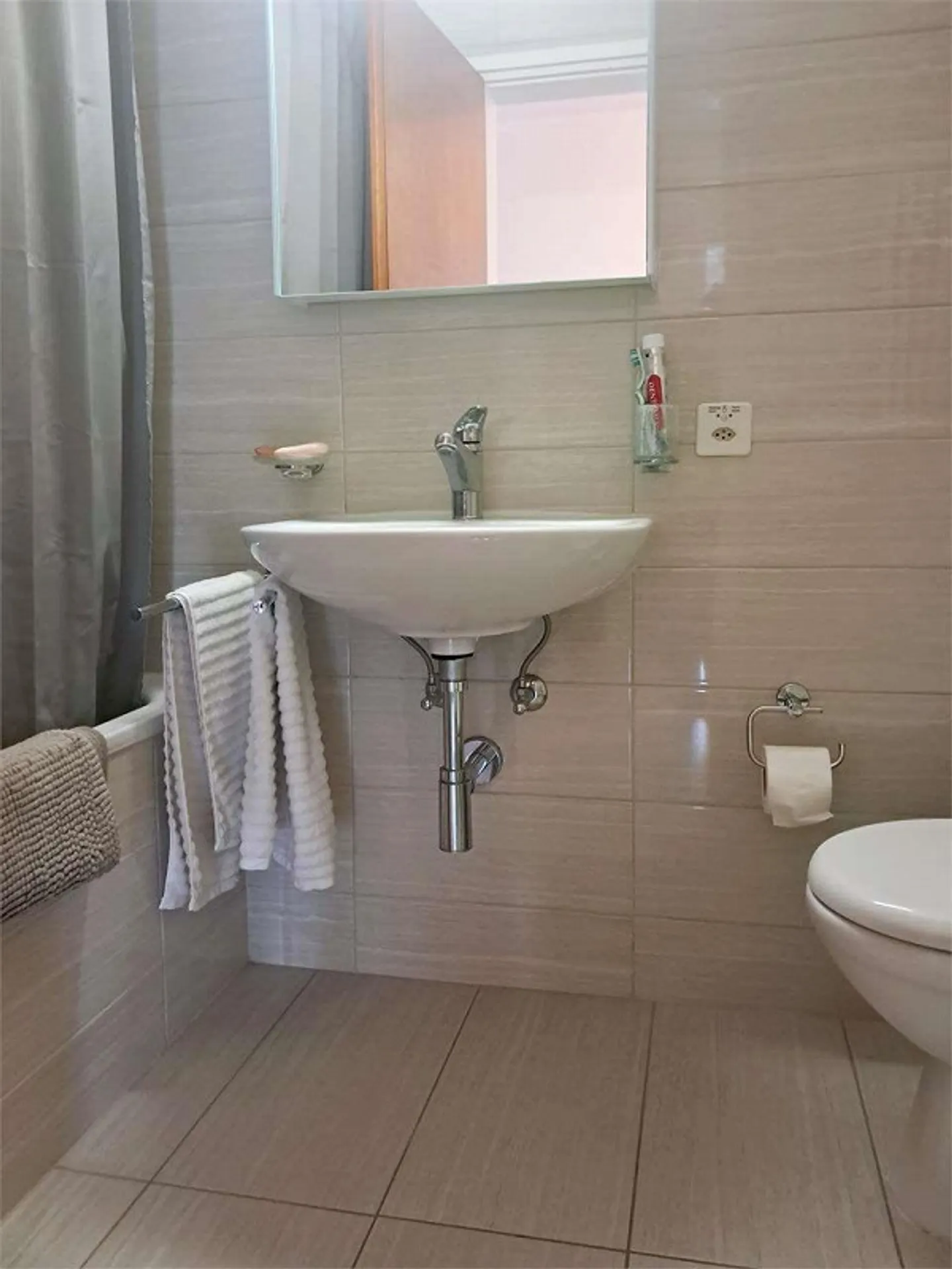 Lugano: 2.5-room apartment with balcony - Photo 9 of 13