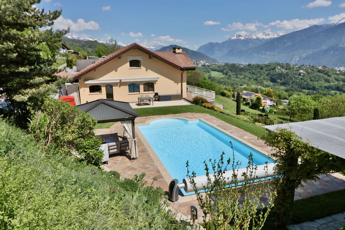 Villa avec piscine et vue panoramique - Photo 3 sur 13