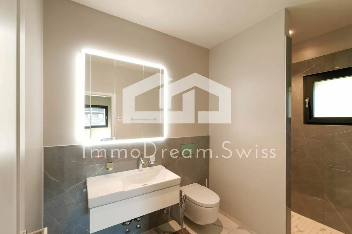 5 ½ Zi. Eigentumswohnung, an Top privilegierter Lage: «Nichtalltägliche, moderne Residenz» - Foto 7 von 11