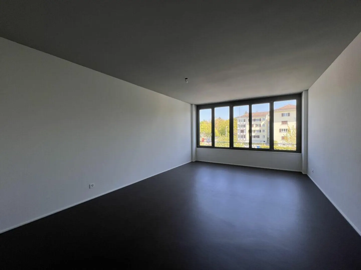 Modern 1-room city apartment seeks new tenants - Photo 3 of 5