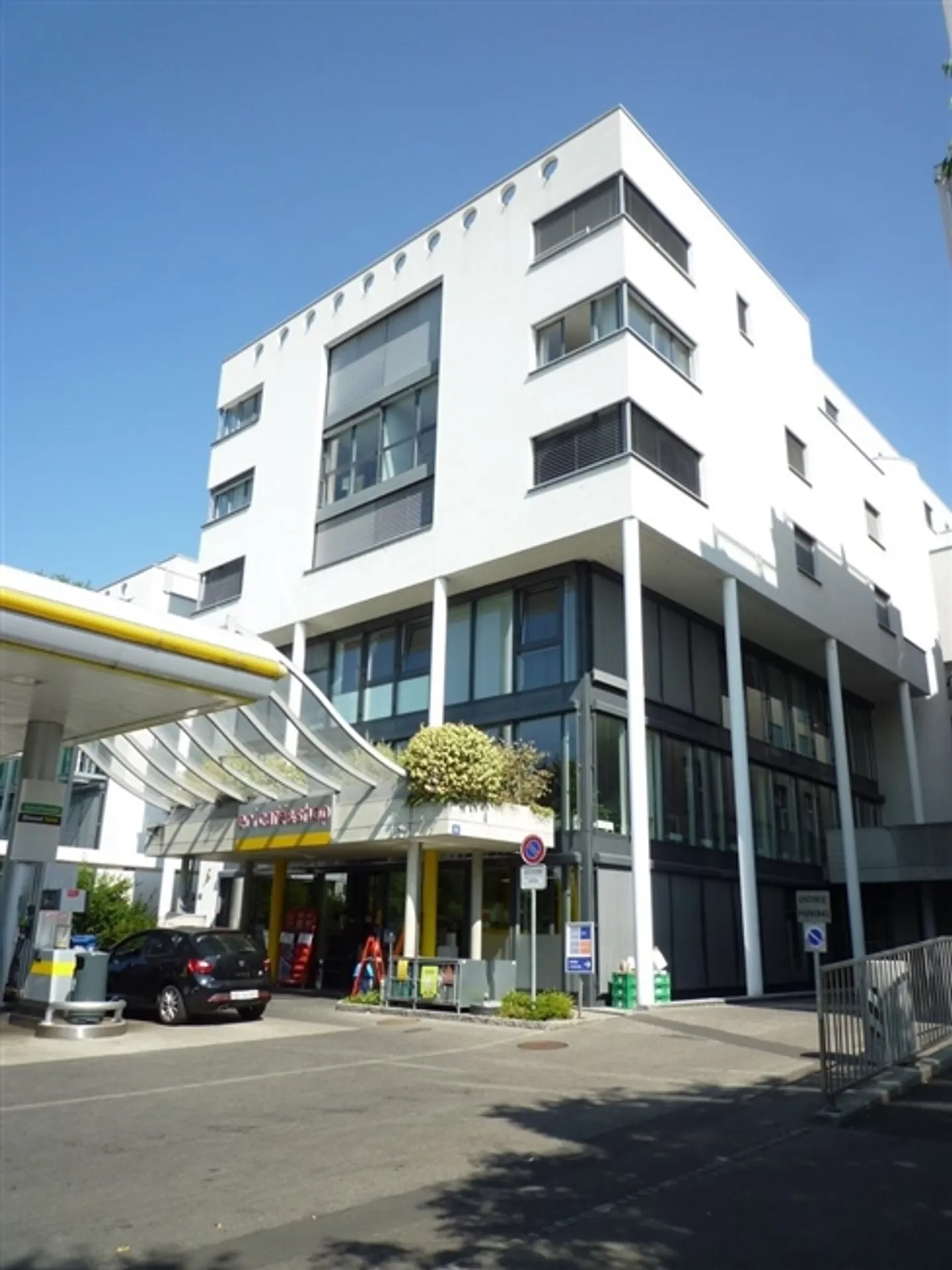 Suchen Sie einen Motorradparkplatz? - Foto 1 von 2