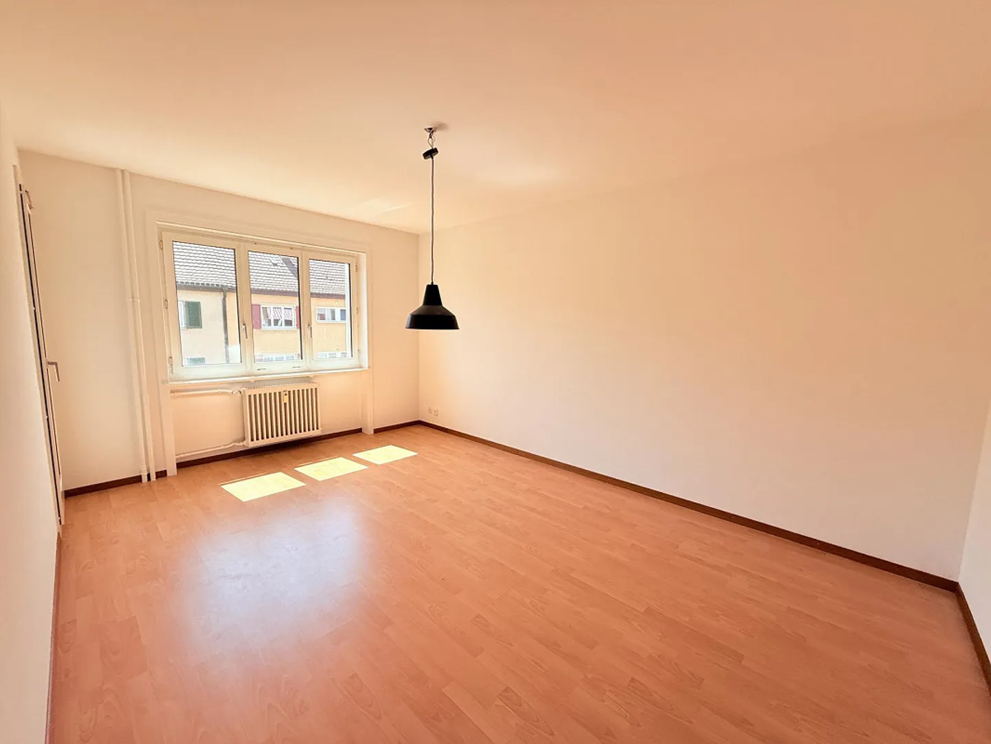 Accogliente appartamento con 2 camere a Berna con balcone - Foto 3 di 12