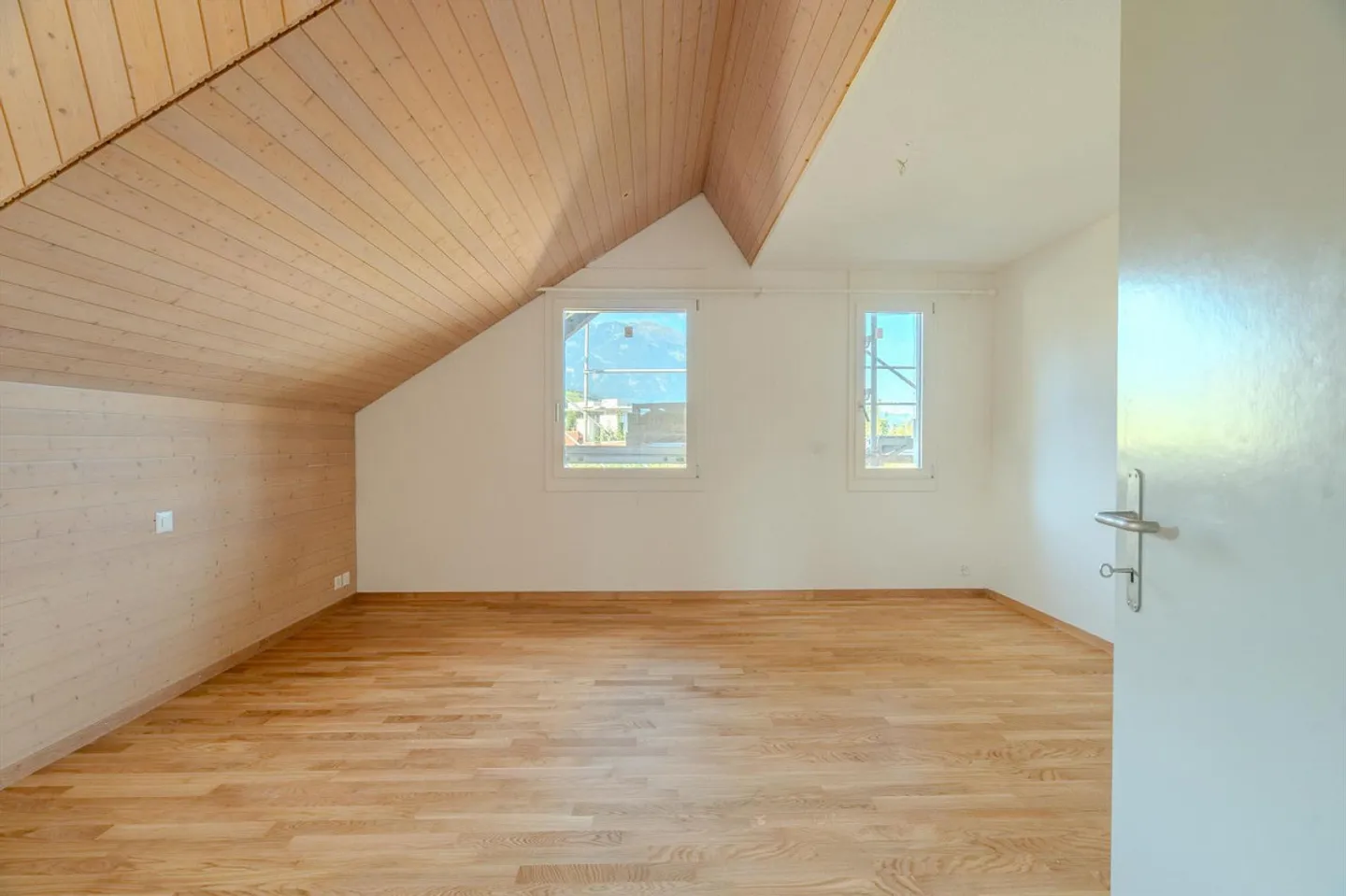 Modernisierte 5.5-Zimmerdachwohnung in Sarnen - Foto 4 von 11