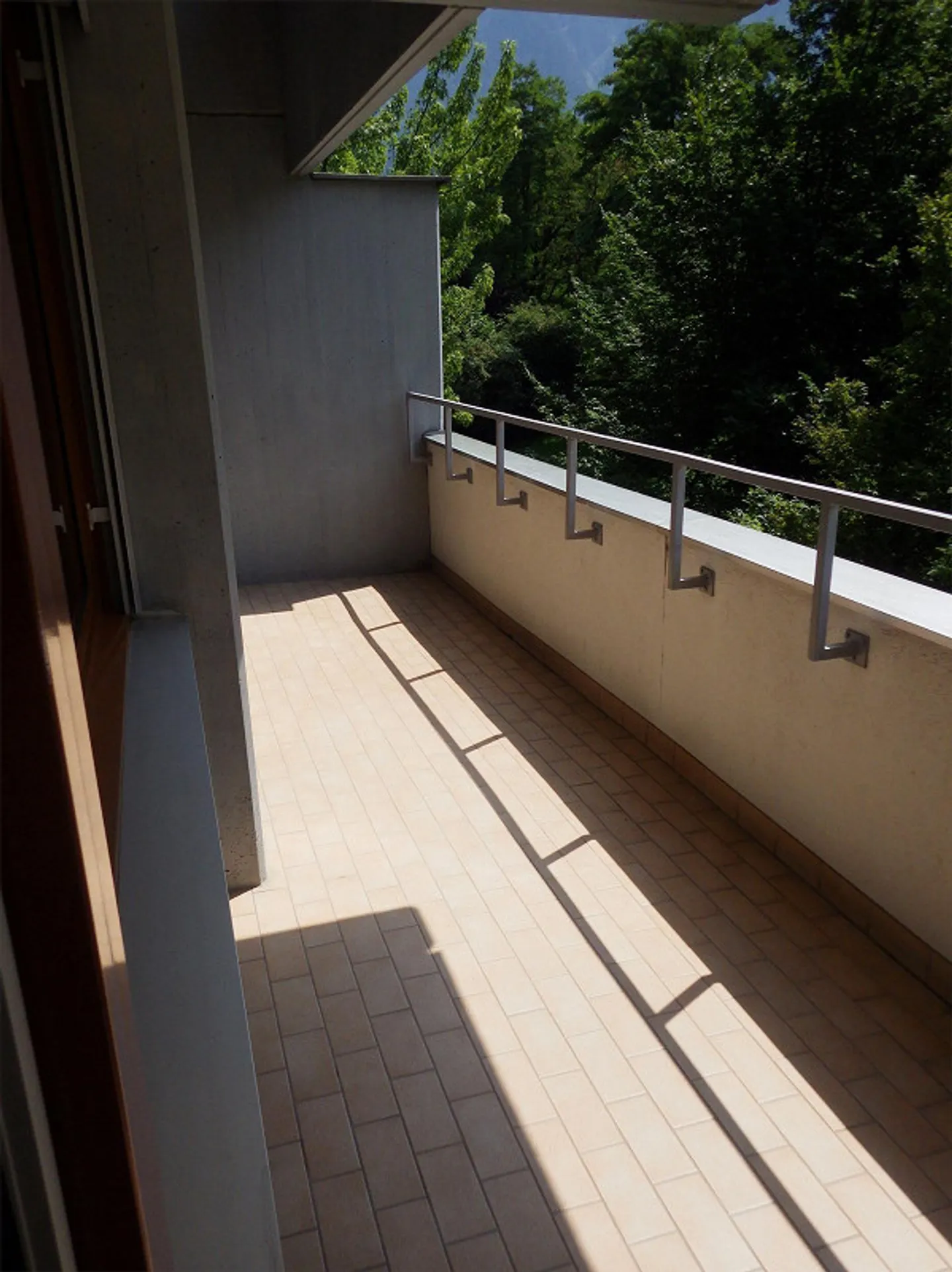 Spacious Living in the Lacuna Quarter - No Building Lease - Photo 9 of 11