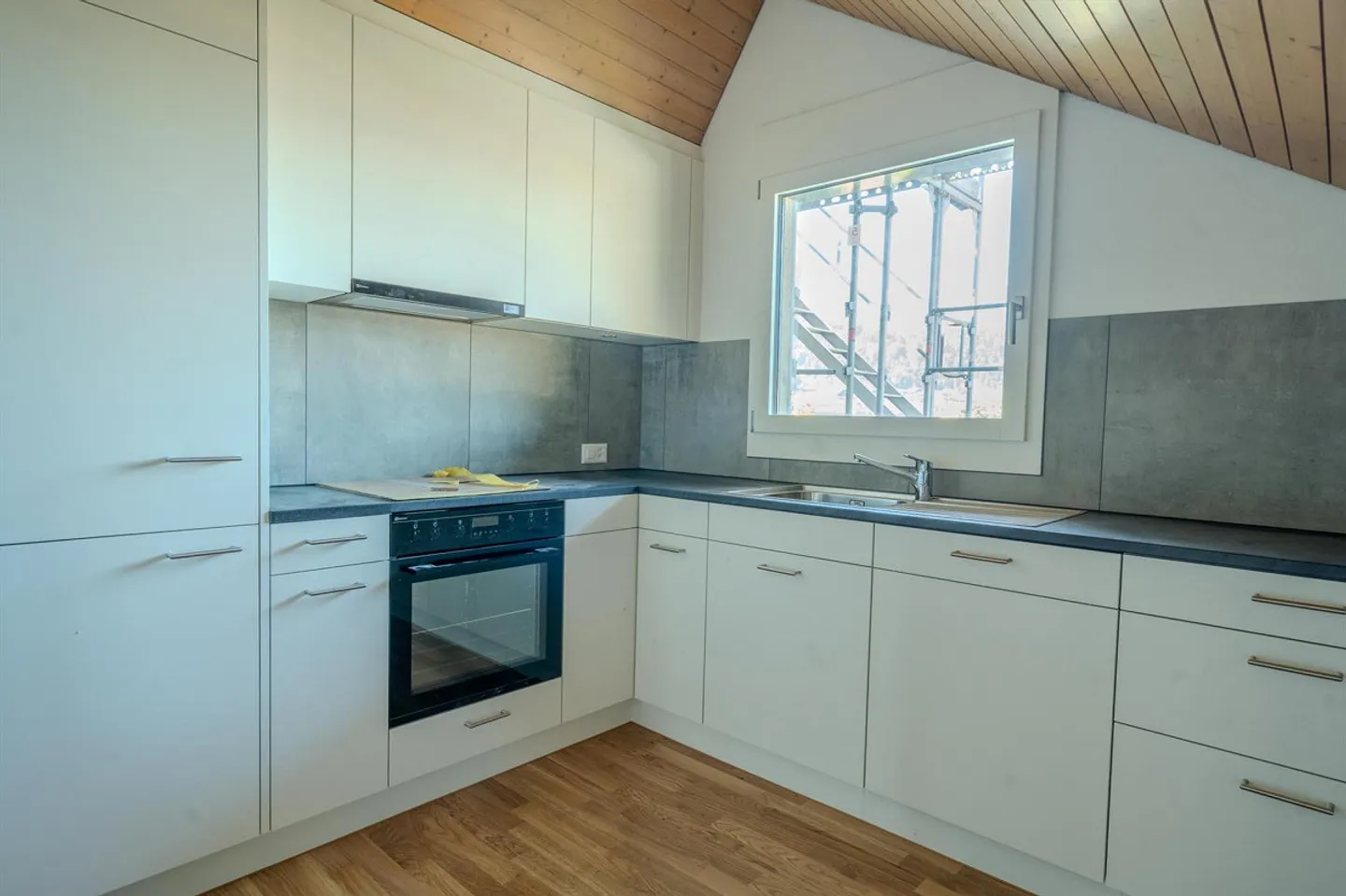Modernisierte 5.5-Zimmerdachwohnung in Sarnen - Foto 9 von 11