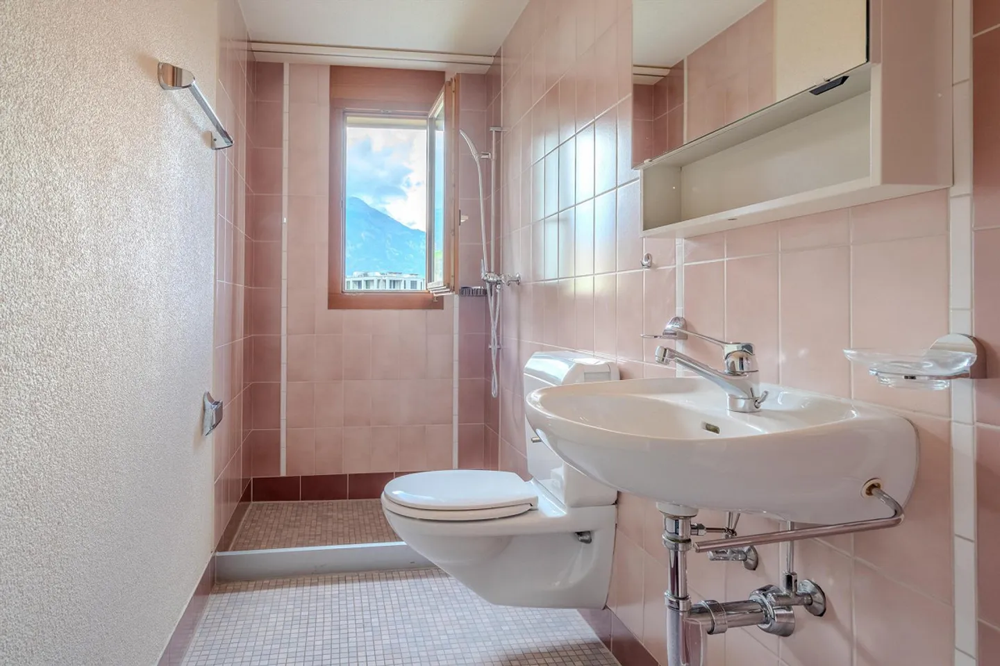 Modernisierte 5.5-Zimmerdachwohnung in Sarnen - Foto 11 von 11