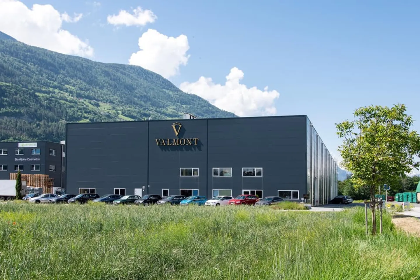 Imposante Industrieanlage in Vétroz - Foto 1 von 3