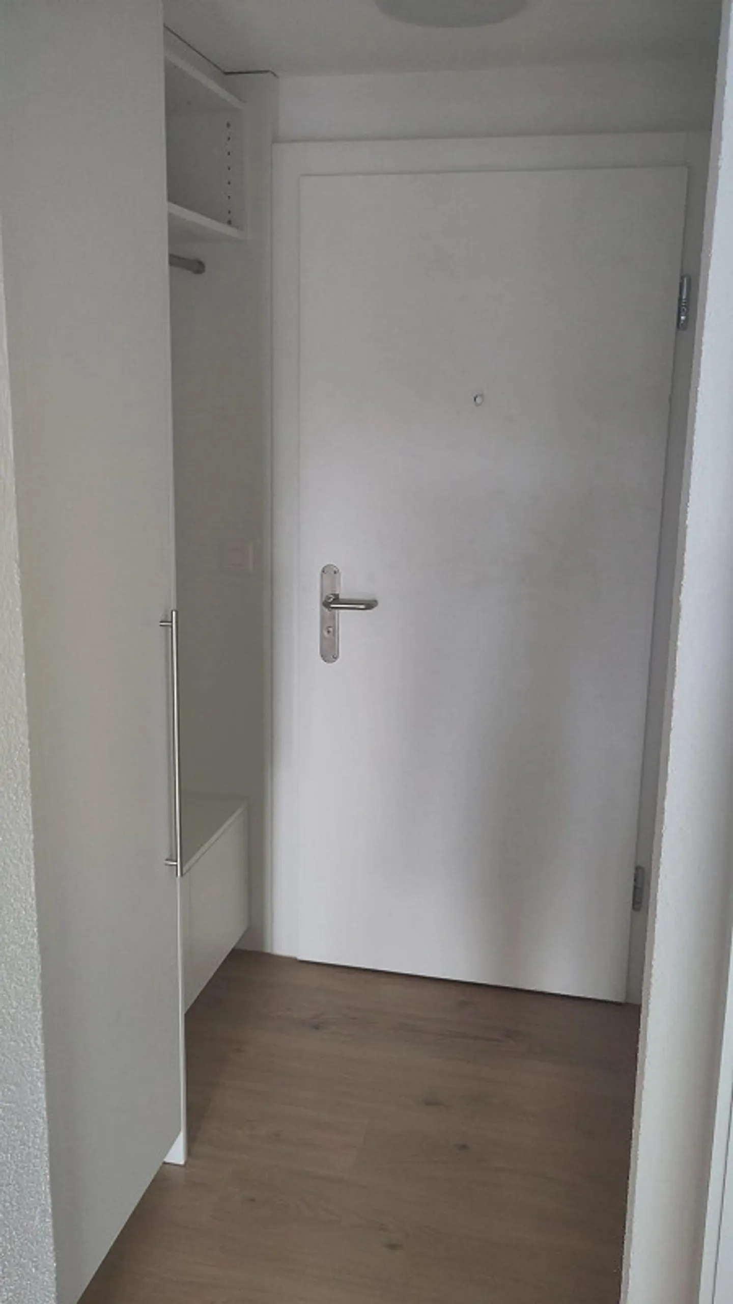 Appartement en penthouse de 2 pièces fraîchement rénové - Photo 4 sur 7
