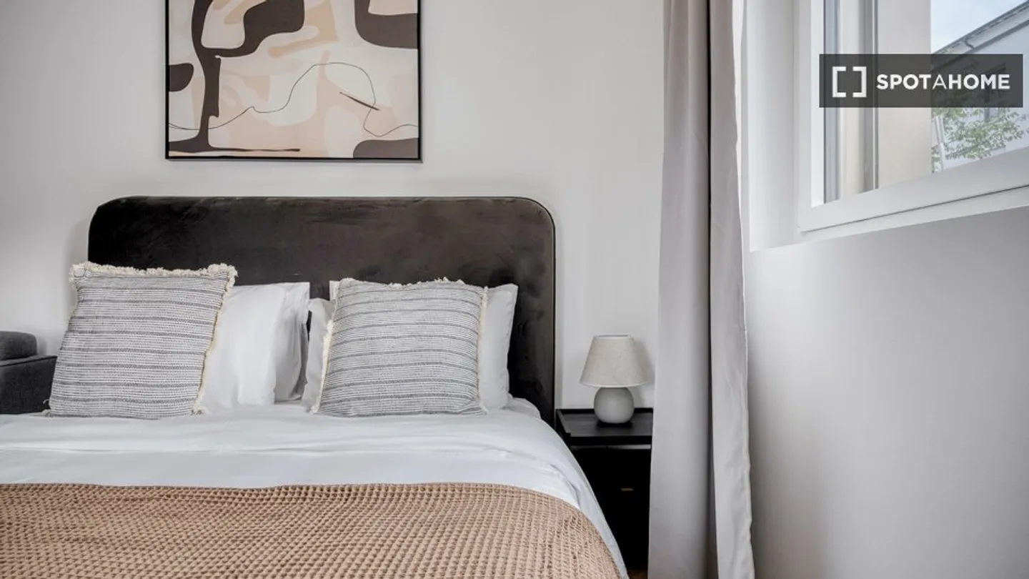 Discover, visit, and rent your new home online with complete confidence. - Photo 10 of 14