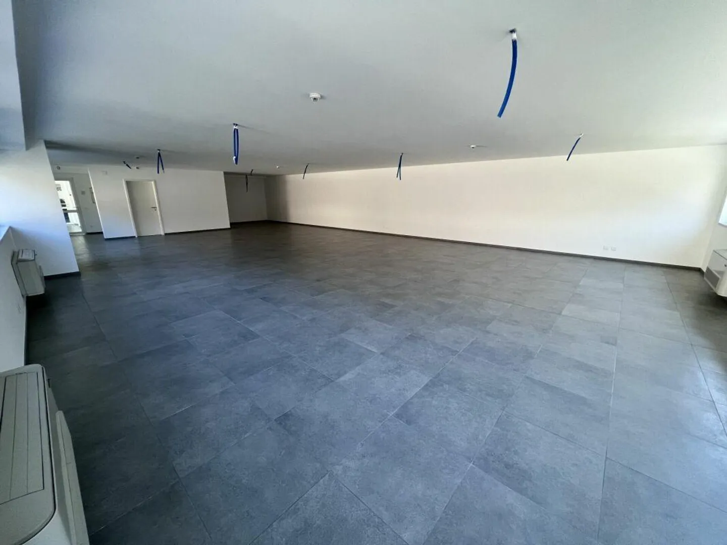 Surfaces commerciales/bureaux de 150 à 1 150 m² - Photo 5 sur 8