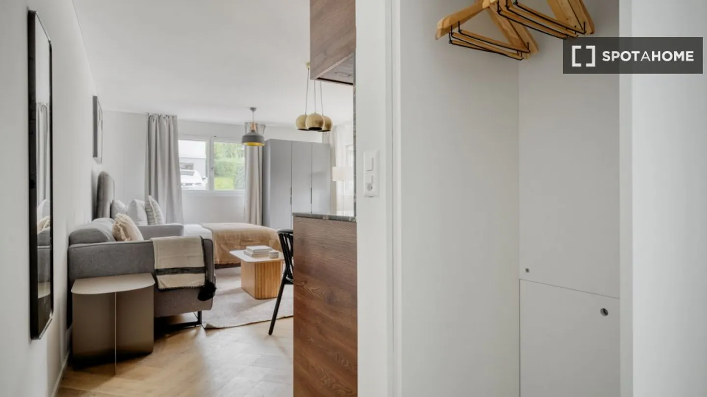 Discover, visit, and rent your new home online with complete confidence. - Photo 14 of 14