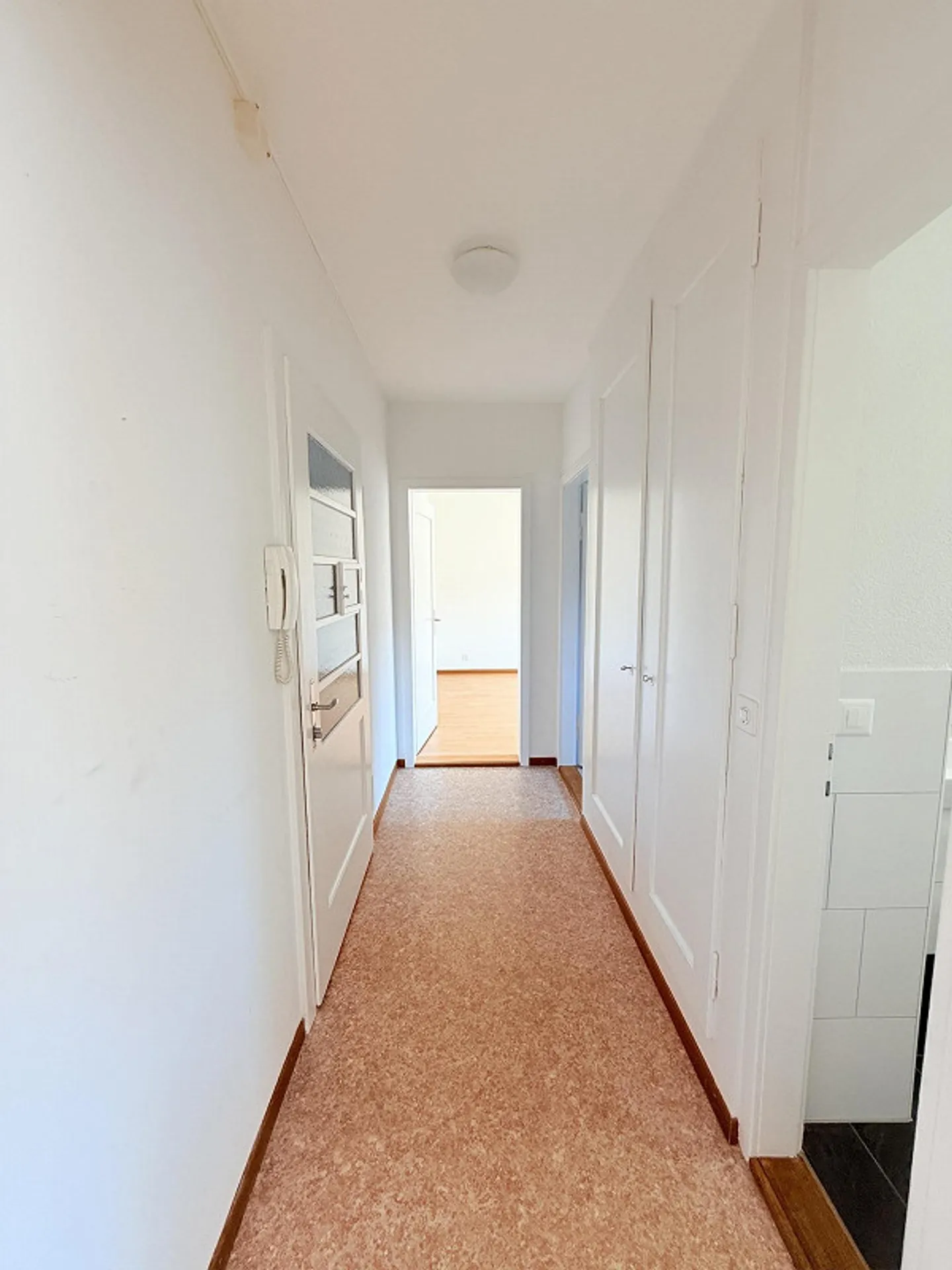 Accogliente appartamento con 2 camere a Berna con balcone - Foto 8 di 12