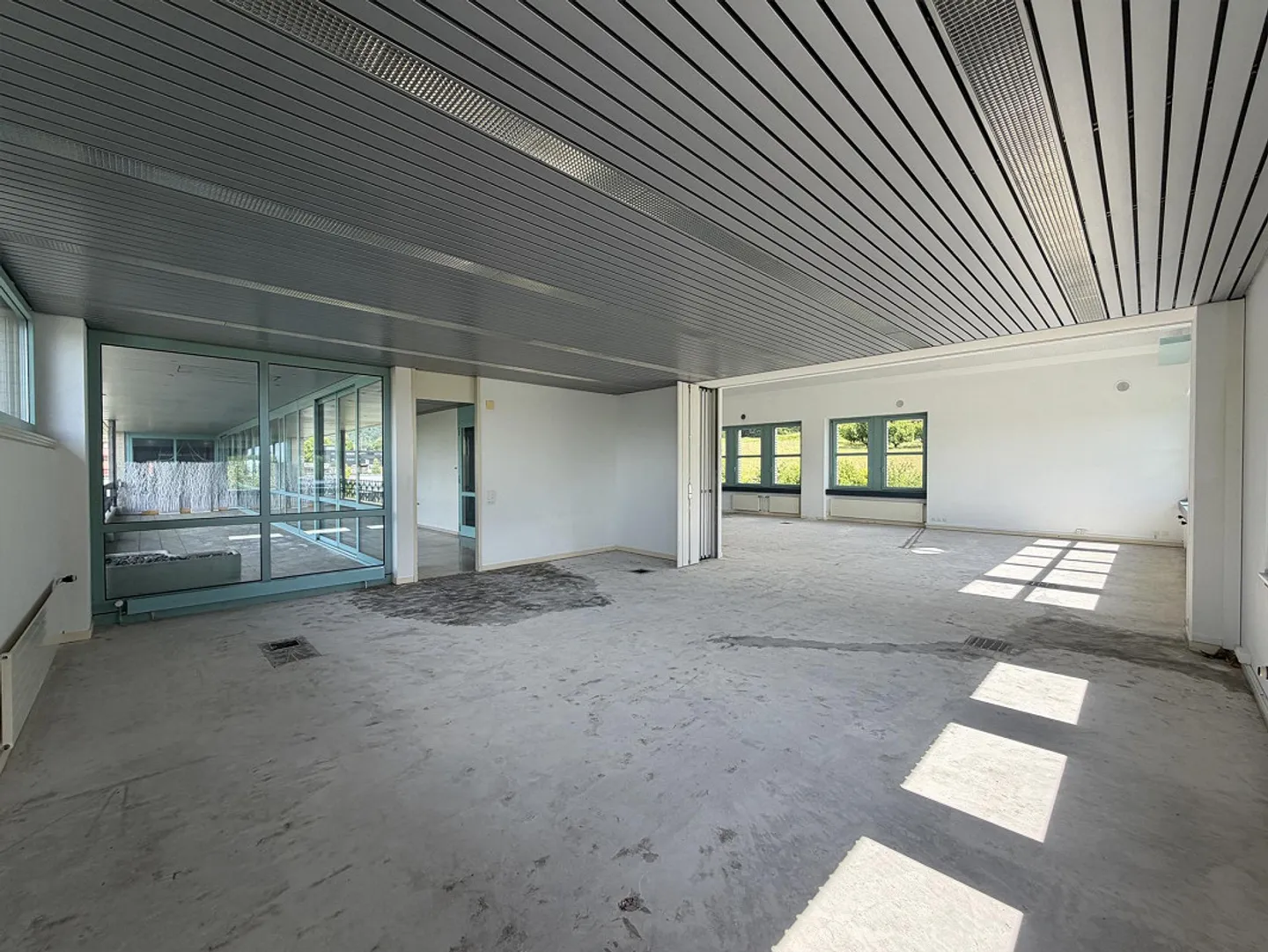 Ufficio / Studio / Sala di formazione / Spazio commerciale con cucina in mansarda - Foto 5 di 17