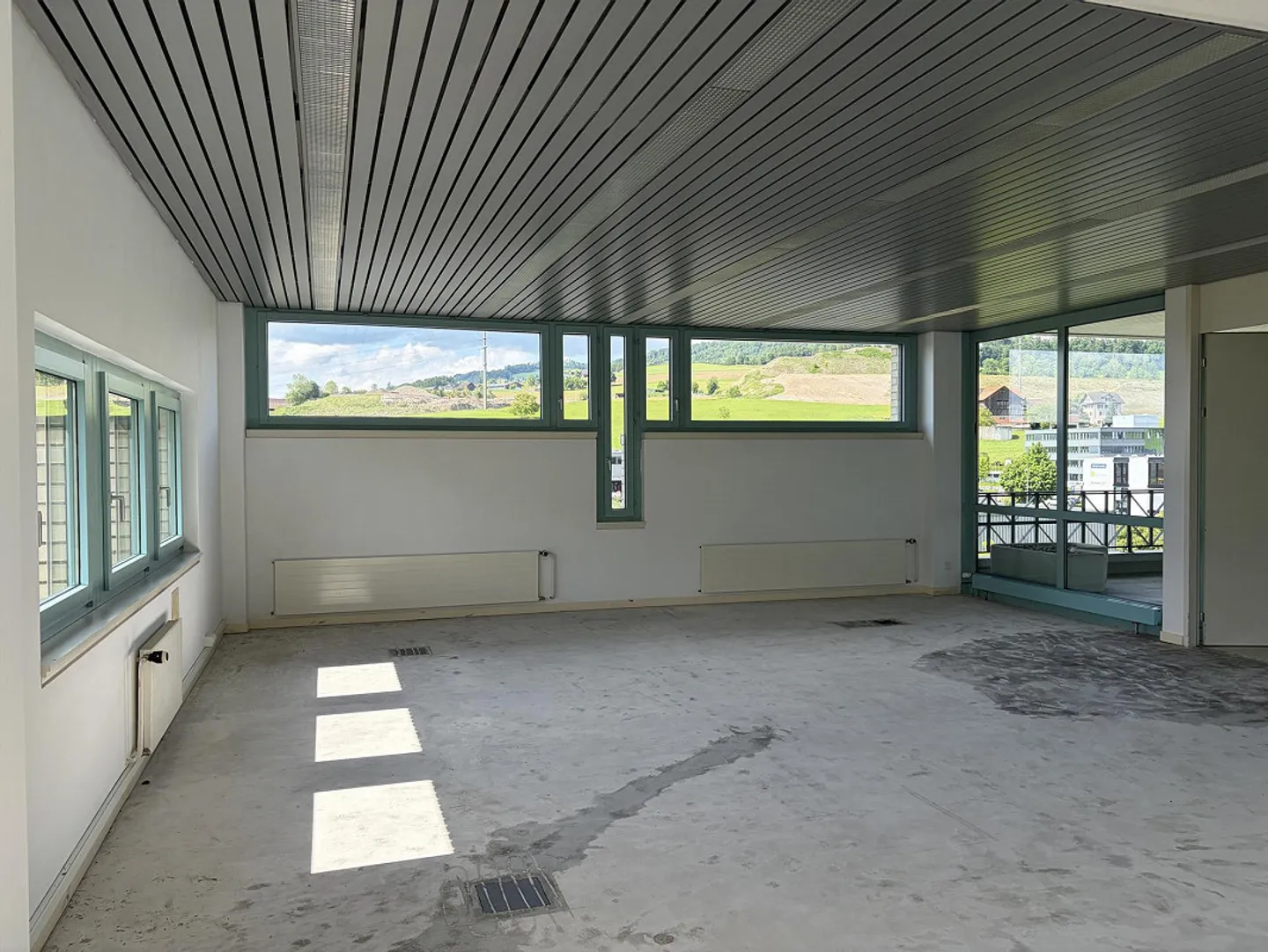 Ufficio / Studio / Sala di formazione / Spazio commerciale con cucina in mansarda - Foto 6 di 17