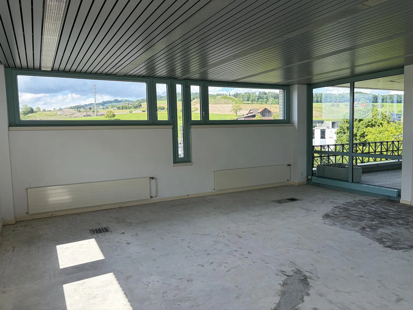 Ufficio / Studio / Sala di formazione / Spazio commerciale con cucina in mansarda - Foto 7 di 17
