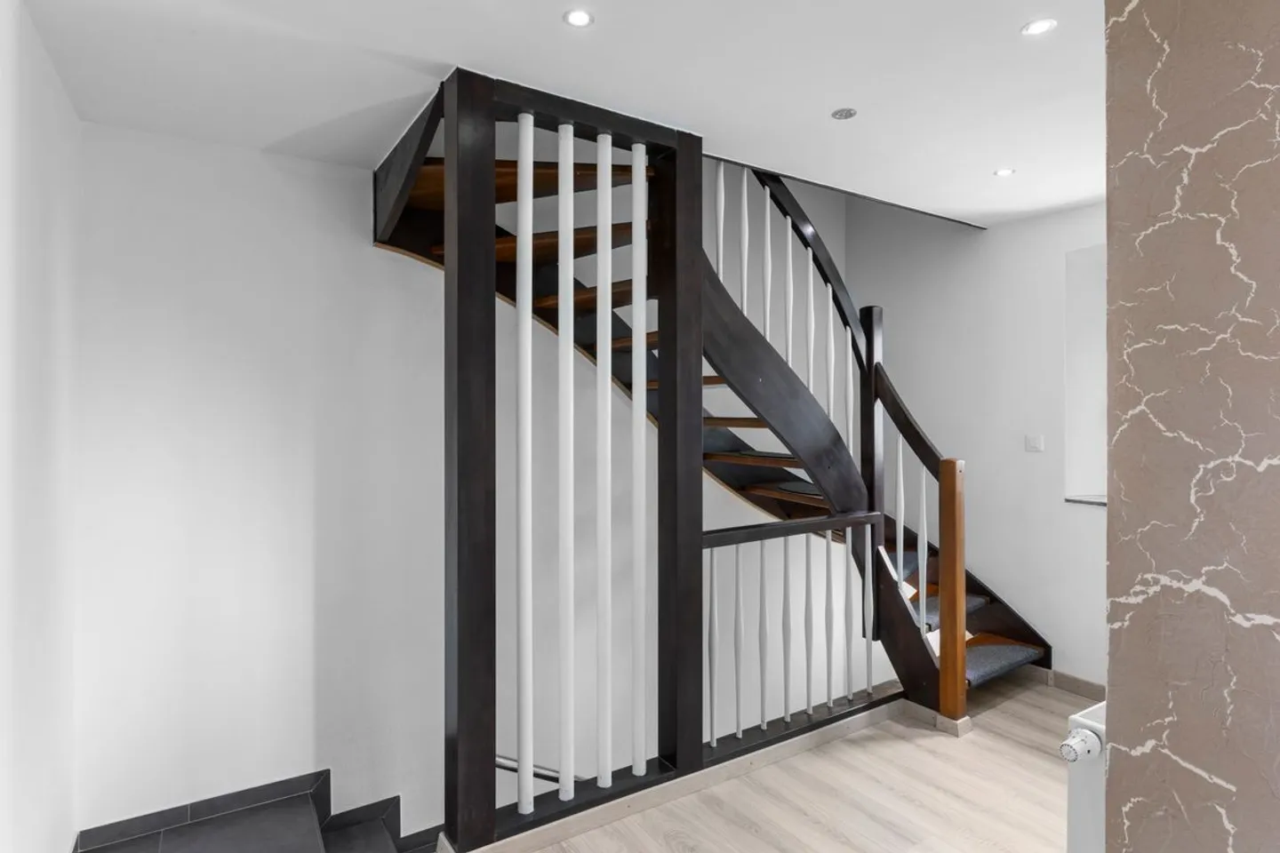 Maison de charme rénovée - Un havre de paix aux portes du Jura - Photo 8 sur 13