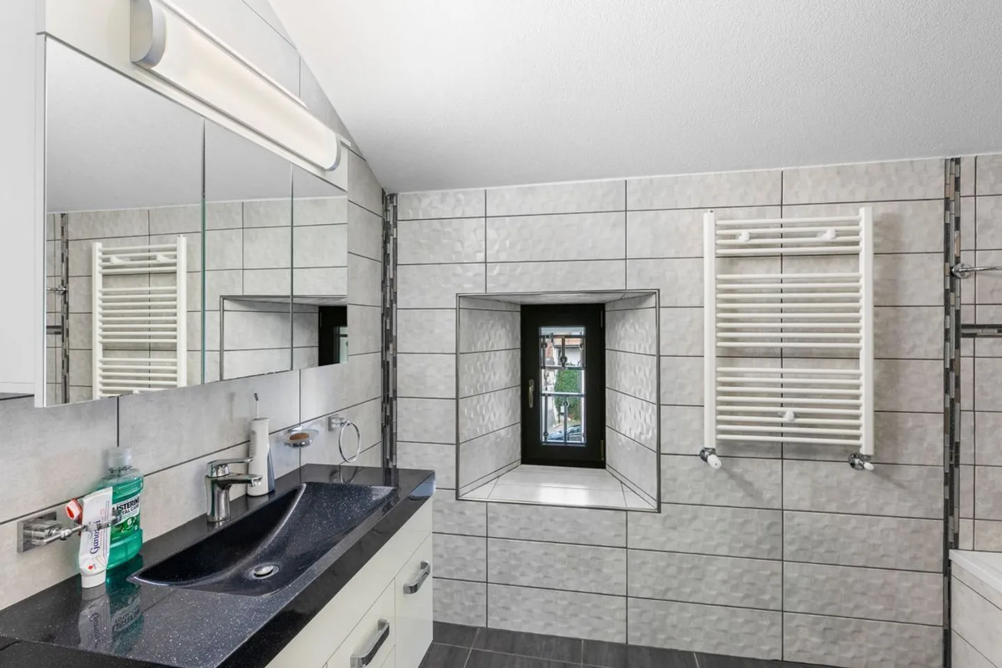 Maison de charme rénovée - Un havre de paix aux portes du Jura - Photo 11 sur 13