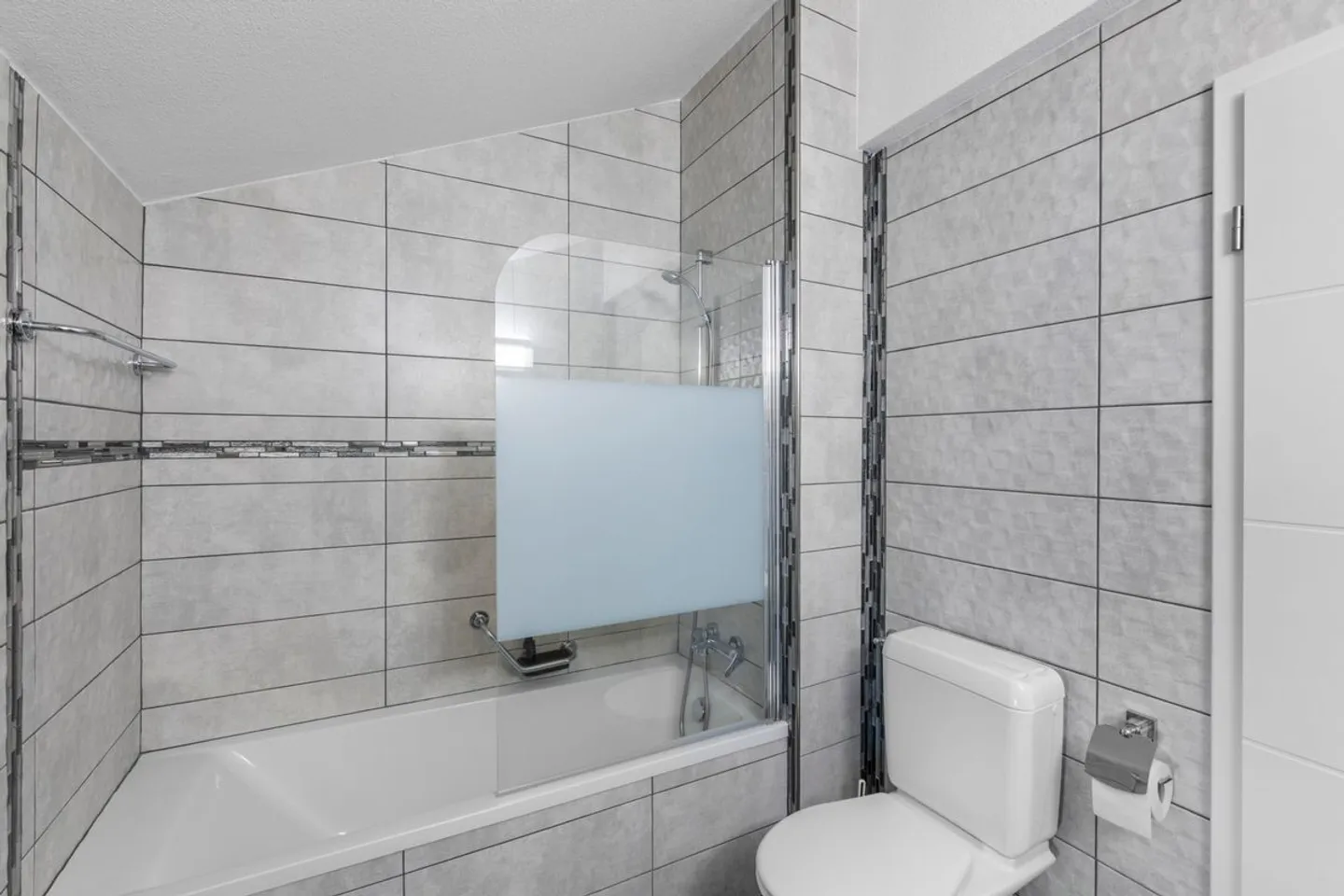 Maison de charme rénovée - Un havre de paix aux portes du Jura - Photo 12 sur 13