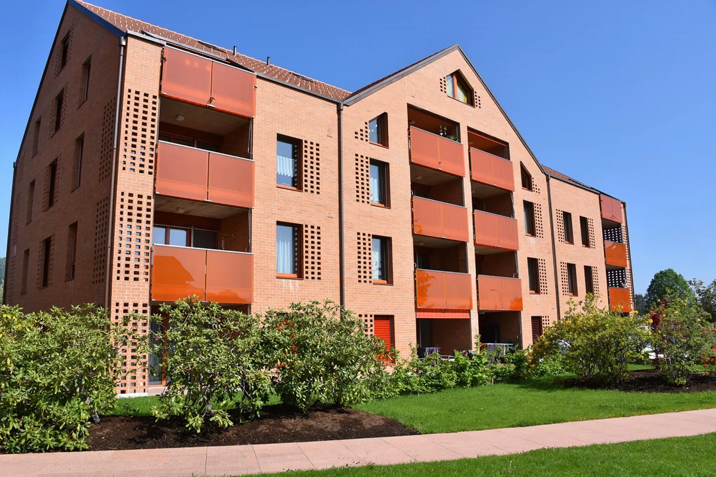 Modern 4.5 room apartment with terrace - Photo 1 of 15