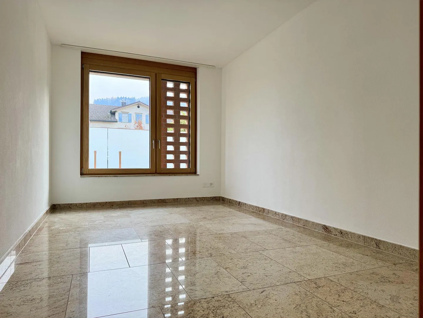 Modern 4.5 room apartment with terrace - Photo 8 of 15