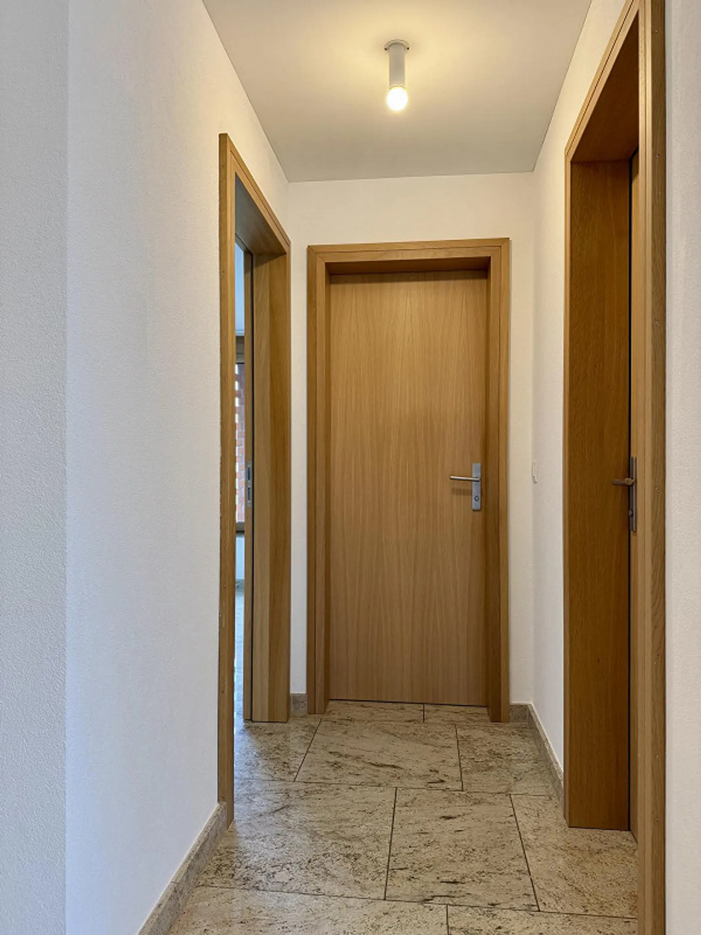 Modern 4.5 room apartment with terrace - Photo 9 of 15