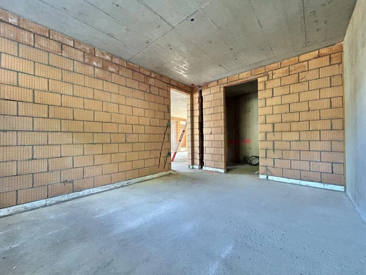 4.5-room ground floor apartment first occupancy - Photo 4 of 7