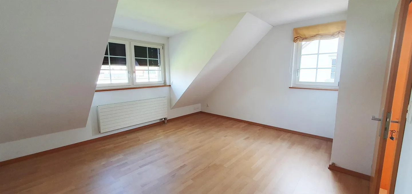 7.5-Zimmer-Hausteil auf 3 Etagen in Winterthur-Seen  hell, gemütlic... - Photo 4 of 11