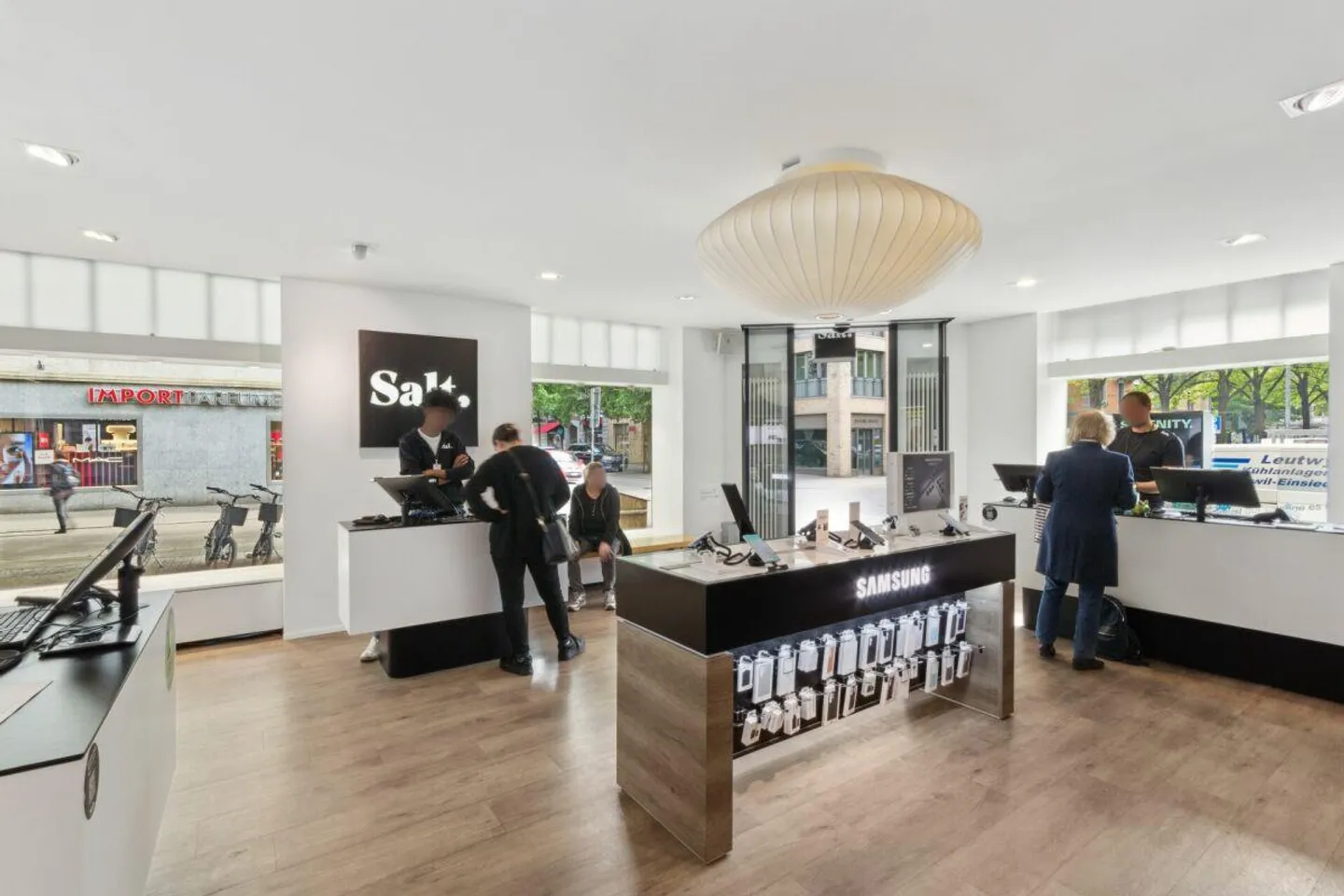 Attractive Retail Space in Prime Location in Oerlikon - Photo 3 of 10