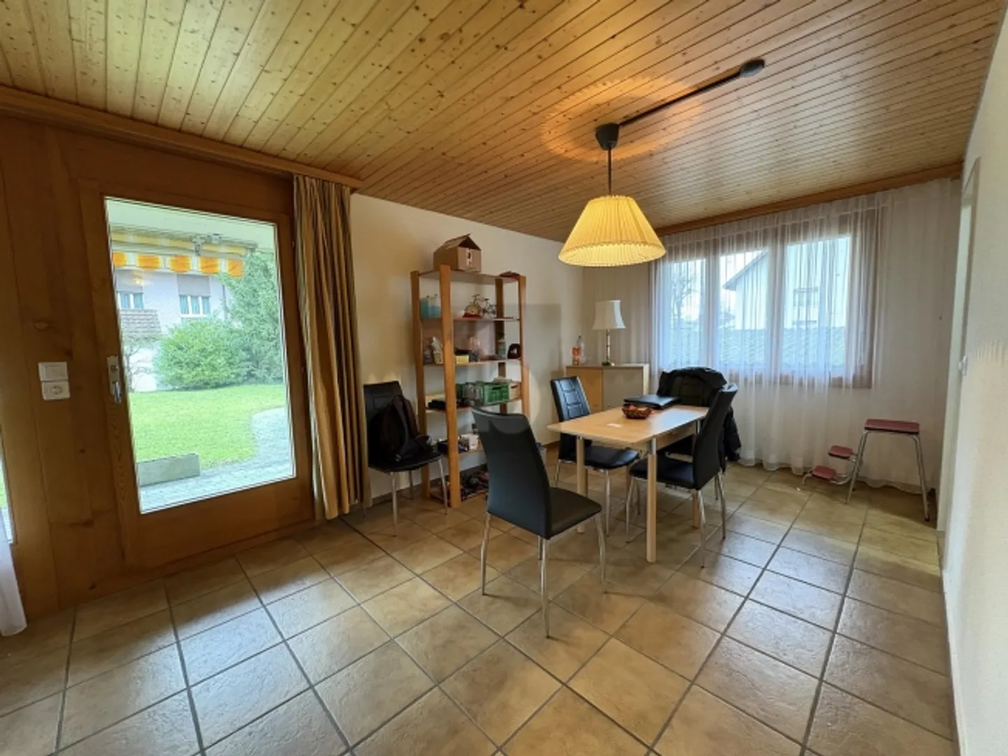 FAMILIENFREUNDLICH MIT GROSSEM SITZPLATZ - Photo 3 sur 6