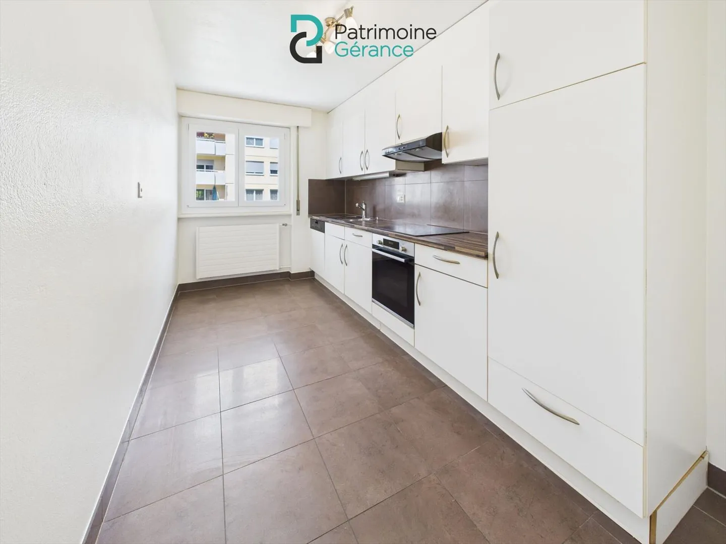 Appartement avec 3,5 pièces et balcon rénové - Photo 1 sur 13