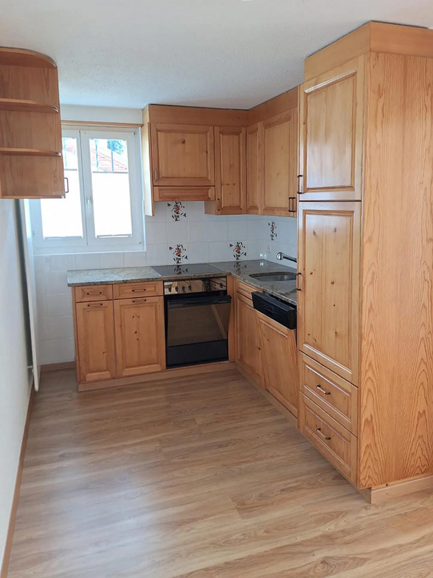Appartamento al piano terra di 2,5 stanze in posizione soleggiata a Valbella/Lenzerheide - Foto 1 di 12