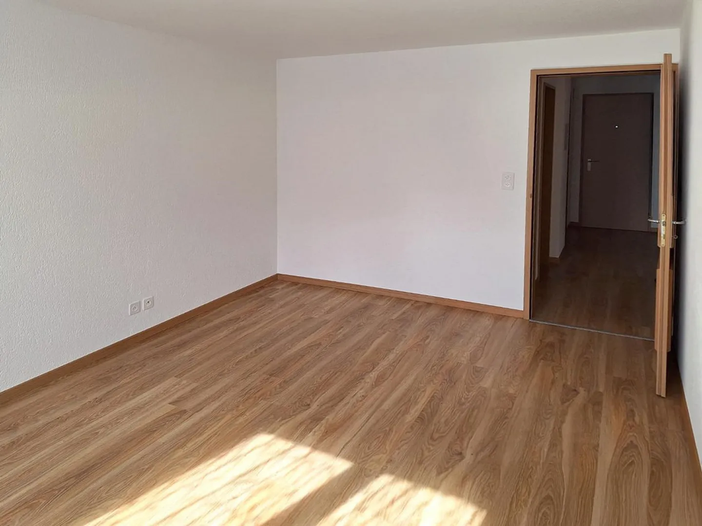 Appartamento al piano terra di 2,5 stanze in posizione soleggiata a Valbella/Lenzerheide - Foto 6 di 12