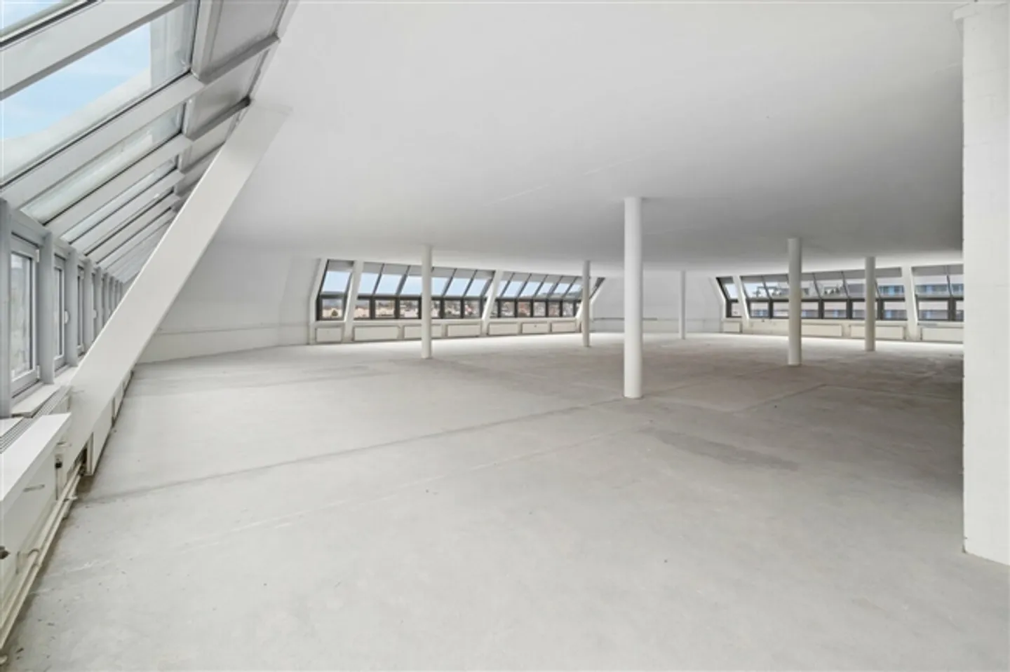 Geräumige Gewerbefläche in Oberglatt - Foto 3 von 8