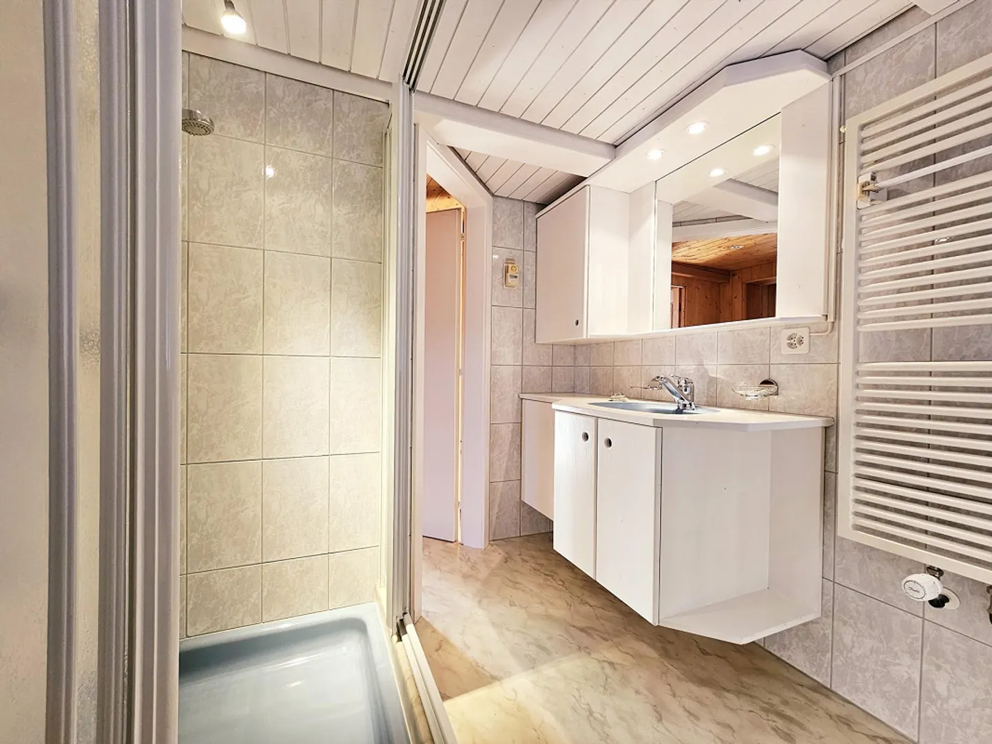 Spacious 6.5 Room Appenzeller House in a Quiet Location! - Photo 10 of 11