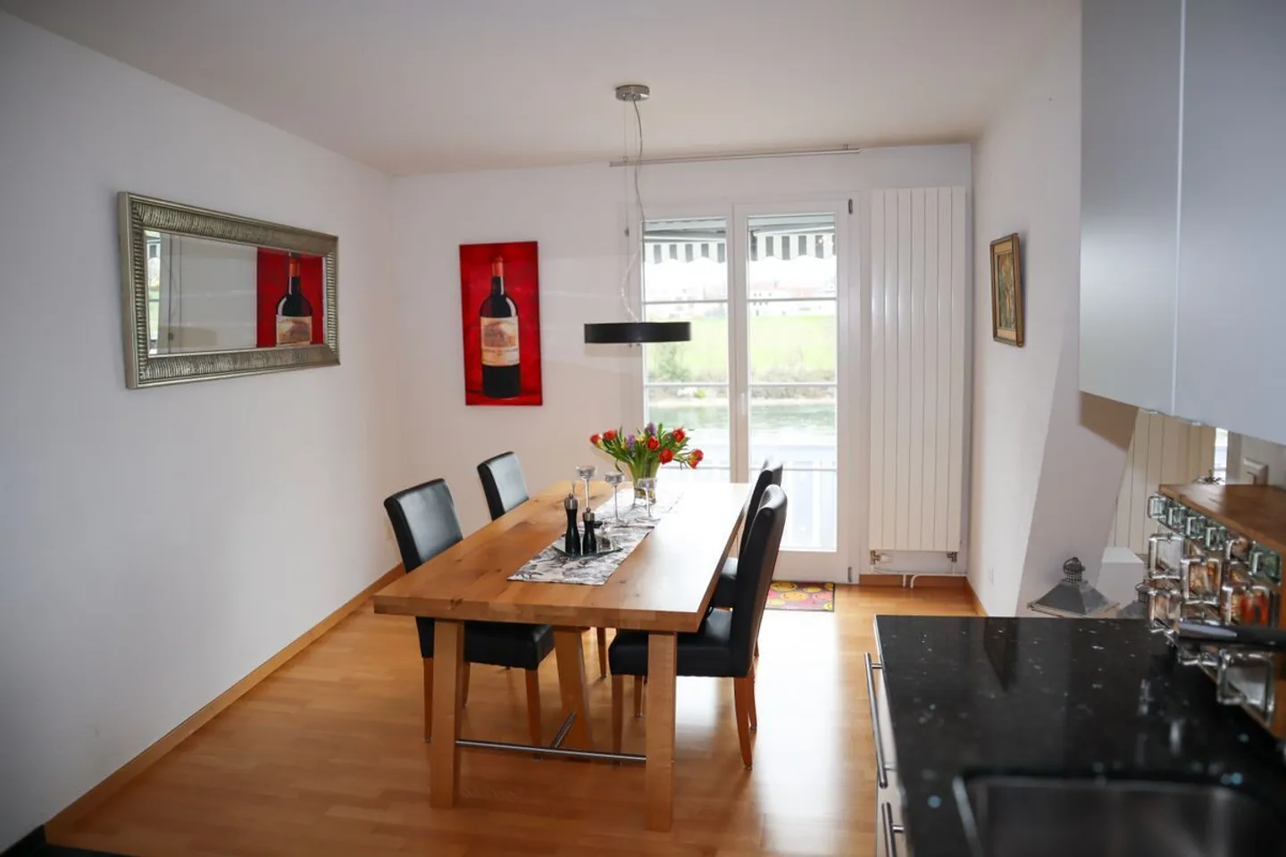 Charming Apartment with River View - Photo 5 of 13