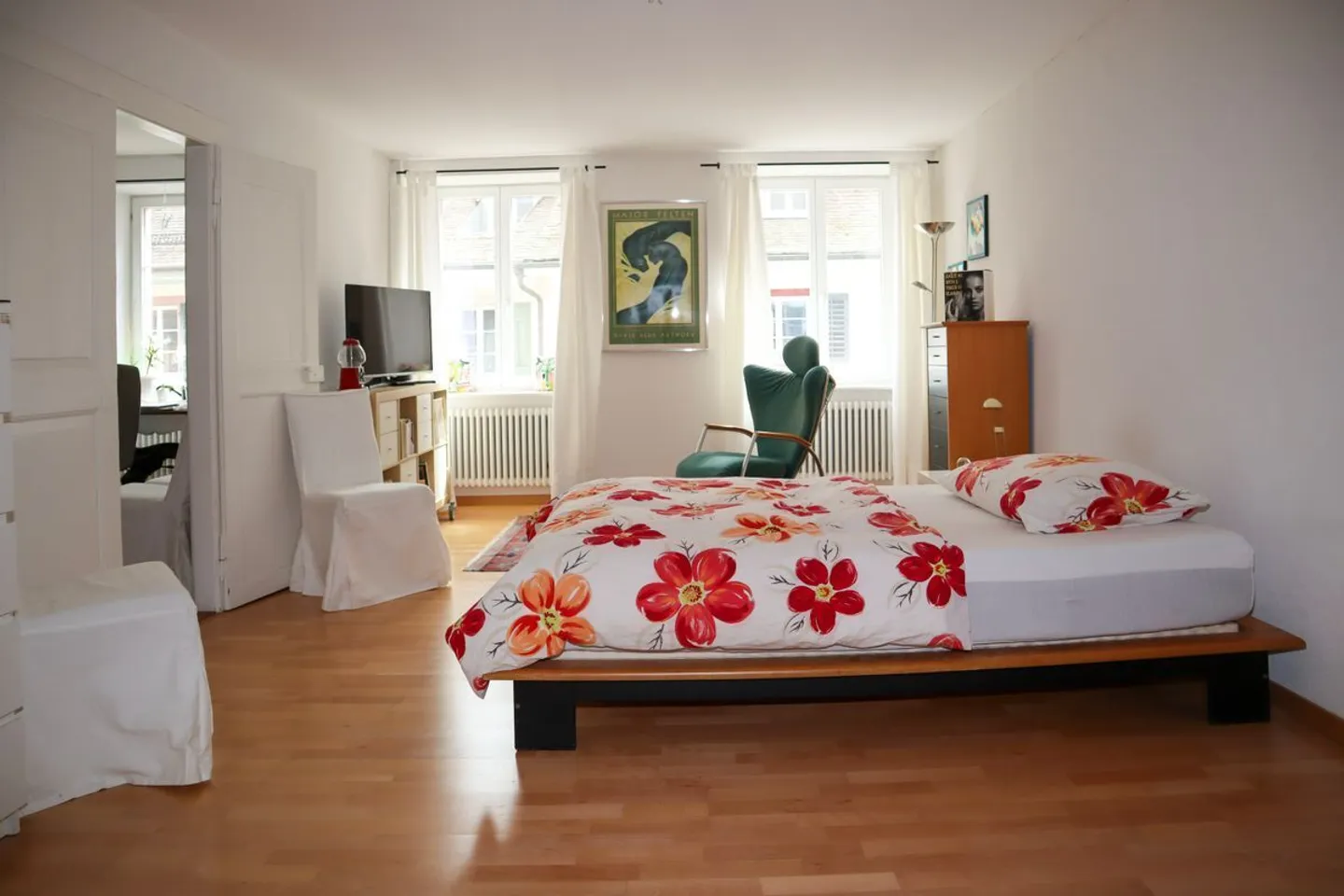 Charming Apartment with River View - Photo 9 of 13