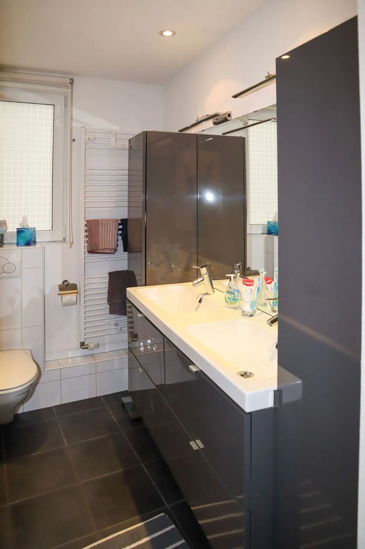 Charming Apartment with River View - Photo 10 of 13