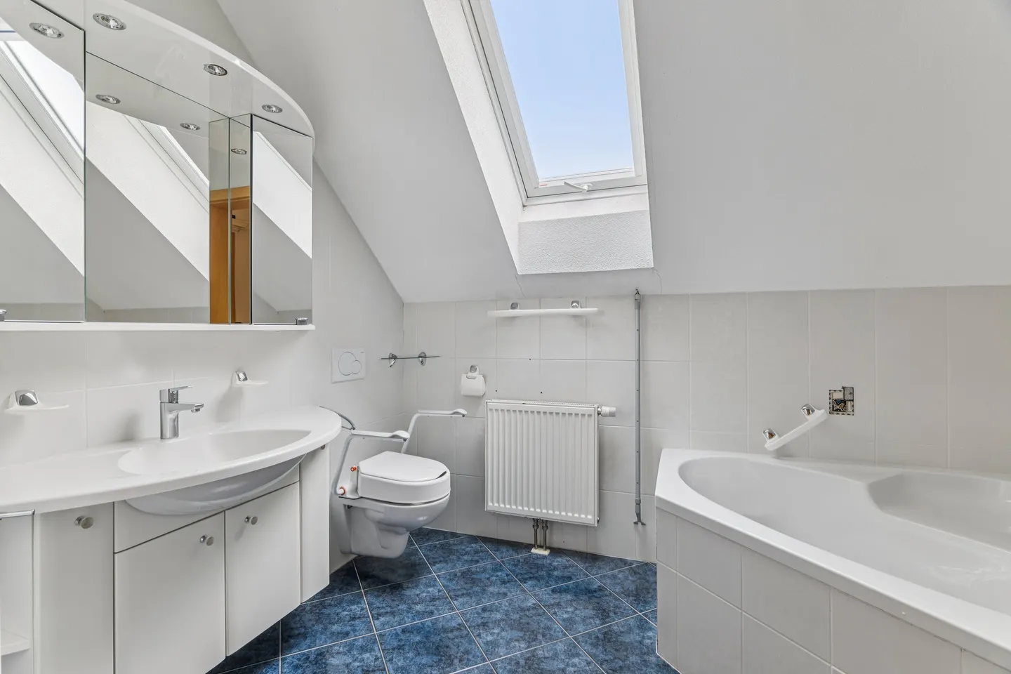 Charming Family Home in Hägendorf - Photo 8 of 13