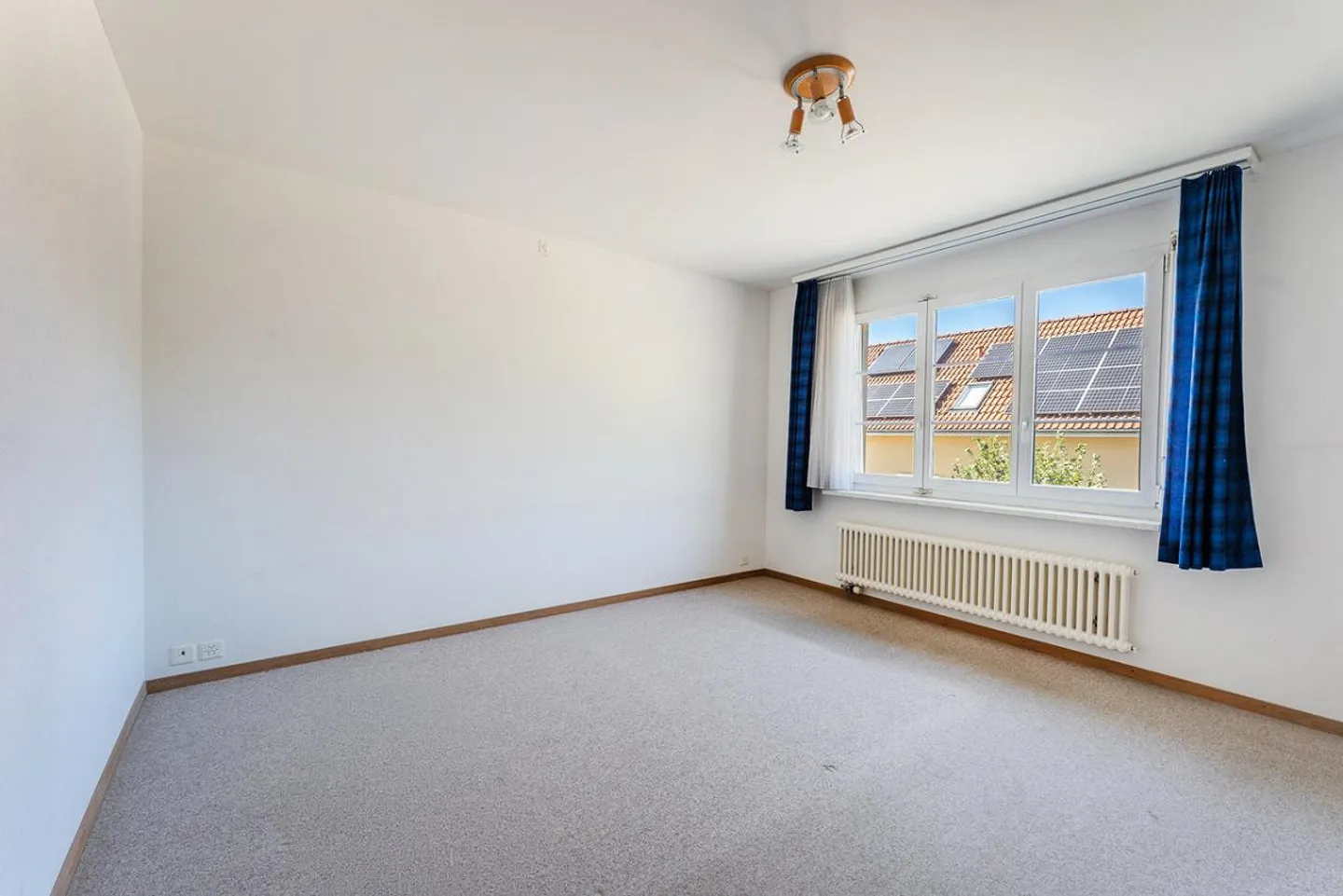 Spacious home with room for your own ideas - Photo 11 of 12